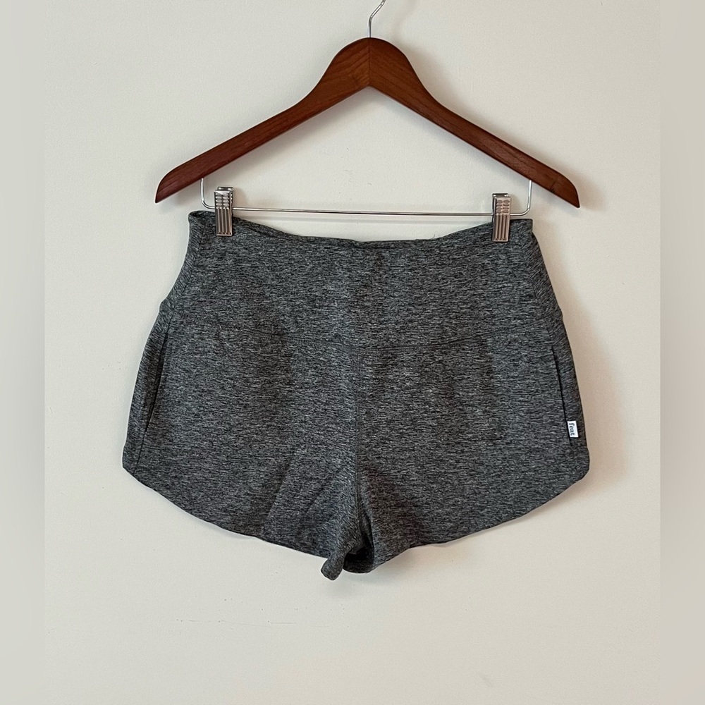 Feat Flow Tech Roam 2" Short Heather Gray Women's Size Small - Picture 3 of 10